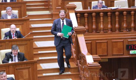 Сергей Чокля держит более 300 тысяч евро на трех депозитах в банках BNP Paribas и Societe Generale.