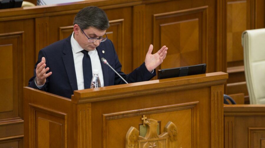 Игорь Гросу выругался с центральной трибуны парламента: "Ой, бл***!".
