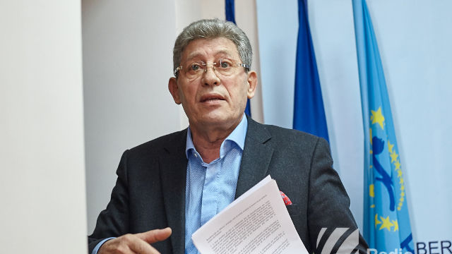 Ghimpu vrea majorarea cu 50% a unor salarii: Bani sunt, nu vă zgârciți. Foto: Radio Chişinău