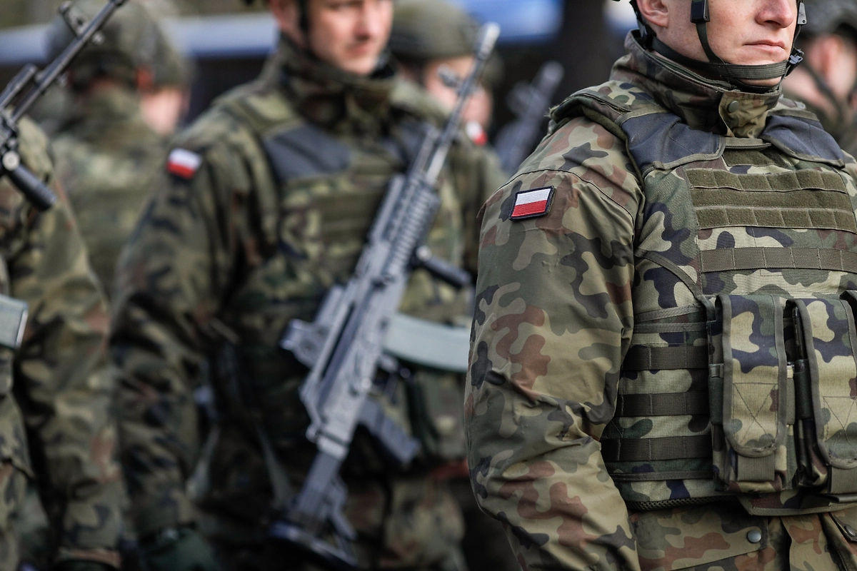 Польша намерена увеличить численность армии до полумиллиона человек.