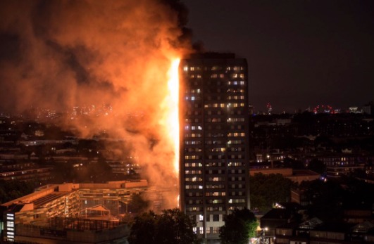 Жилое здание Grenfell Tower построили в 1974 году. 