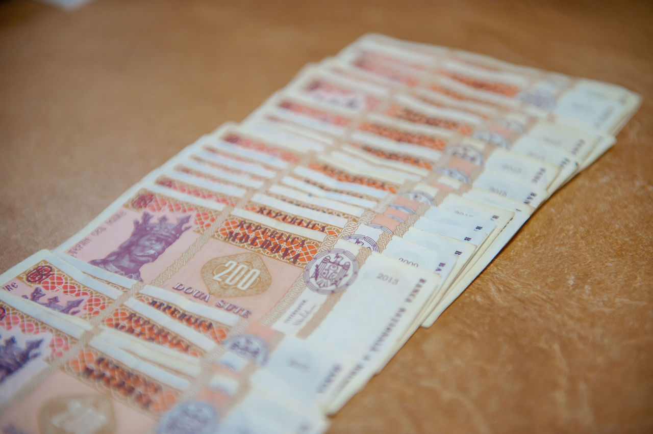 Ряд компаний обяжут публиковать общую сумму зарплаты, выплаченной руководителю.