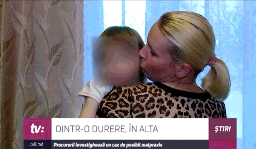 O familie acuză medicii că i-au schilodit fetița la naștere. Ancheta bate pasul pe loc. Foto:captură video