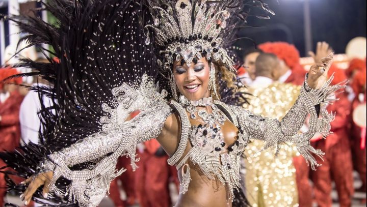 A inceput marele Carnaval de la Rio de Janeiro. Cine a dat startul