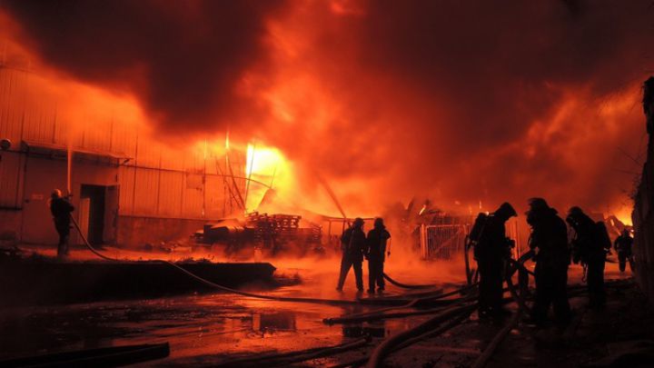 Acesta este situat la aproximativ 200 de kilometri de zona de conflict.