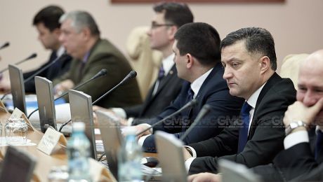 Fostul director al Biroului relaţii interetnice, Elena Beleakova, a fost iarăşi numită de Guvern în această funcţie.