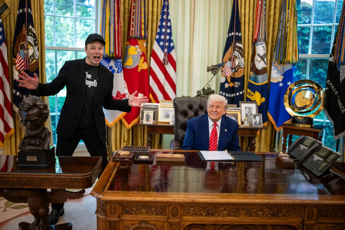 Трамп об идее Маска создать третью партию в США: Полностью "слетел с катушек".