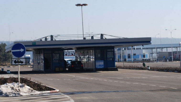 Hotarul a fost traversat de 6 milioane de oameni şi de mai mult de 1,3 milioane de mijloace de transport. Foto: timpul.md