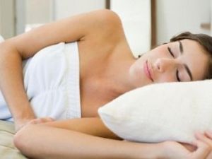 Pe termen lung, privarea organismului de somn crește riscul de a suferi o hemoragie craniană, acest lucru fiind valabil în special la adulți.