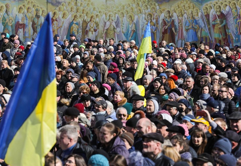 В центре Киева проходит митинг в поддержку Порошенко.