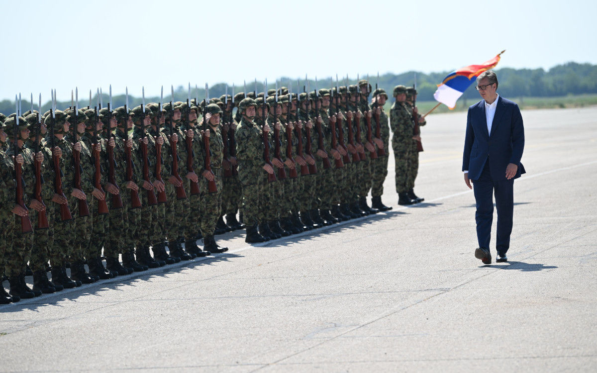 Serbia va reintroduce serviciul militar obligatoriu în martie 2027.