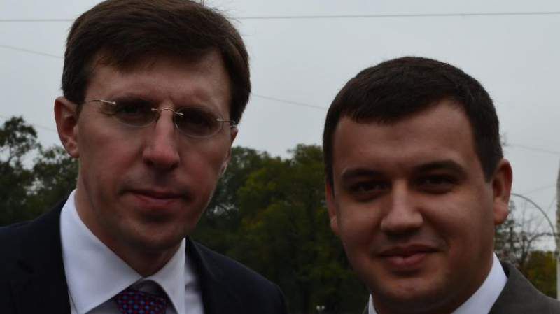Еуджен Томак, активно поддерживаемый Либеральной партией, является одним из политических партнеров примара Кишинева Дорина Киртоакэ.