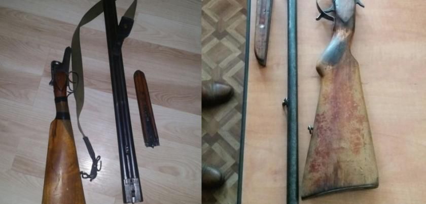 Două arme de vânătoare, deținute ilegal, au fost ridicate în urma descinderilor la domiciliile unor ”braconieri”.