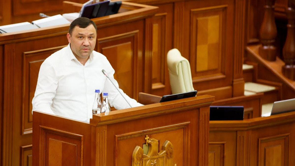 Депутат PAS Василе Грэдинару.