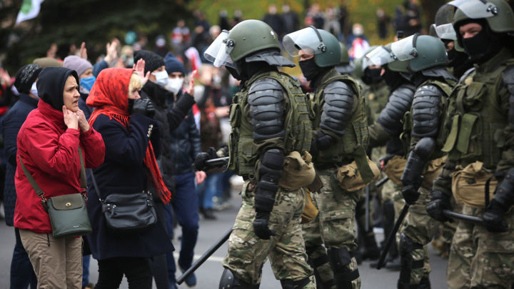 Белорусская оппозиция будет судиться с силовиками в Литве, Чехии, Польше.