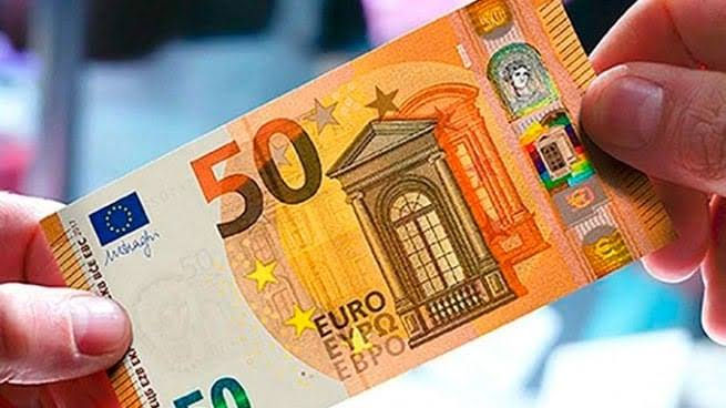 Turiștii români, sfătuiți să fie atenți la bancnotele false de 50 euro în Bulgaria.