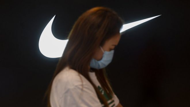 От Apple и Nike требуют "разорвать связи" с Китаем из-за рабского труда.
