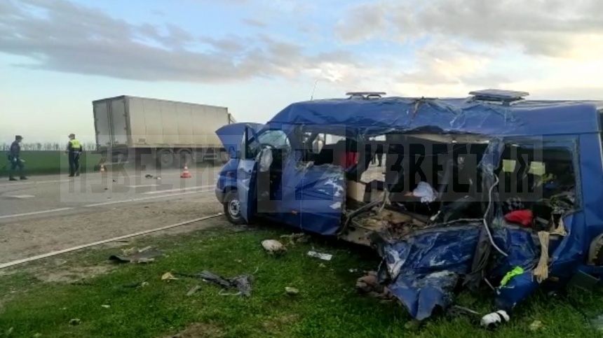 На Ставрополье в аварии с автобусом погибли пять детей, они ехали на соревнования.