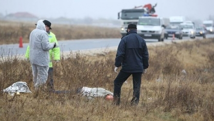 Cadavrul unui bărbat a fost găsit dimineață pe traseul Chișinău-Cahul, între satele Zârnești și Cucoara.