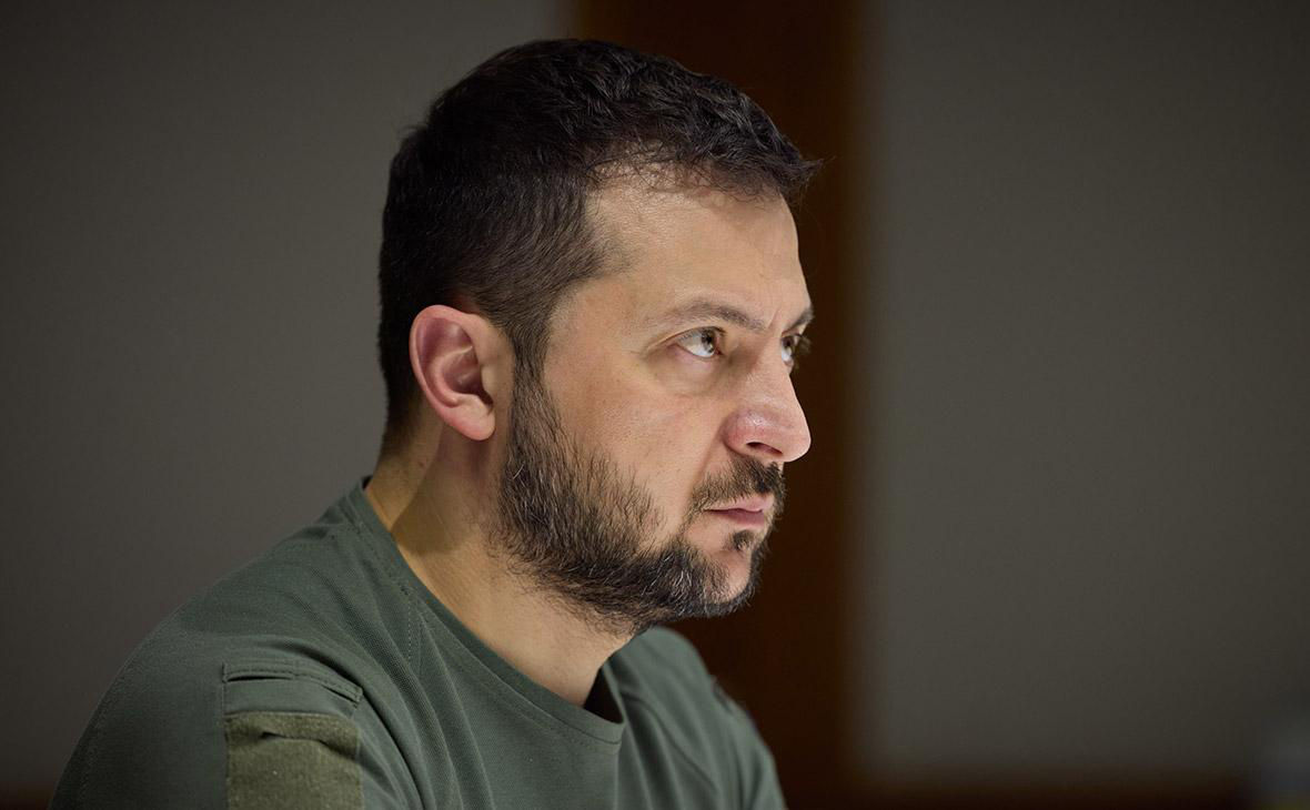 Зеленский уволил Кулебу, Резниченко и других глав областей.