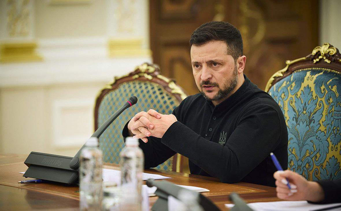 Зеленский поручил провести "чистки" в СБУ.