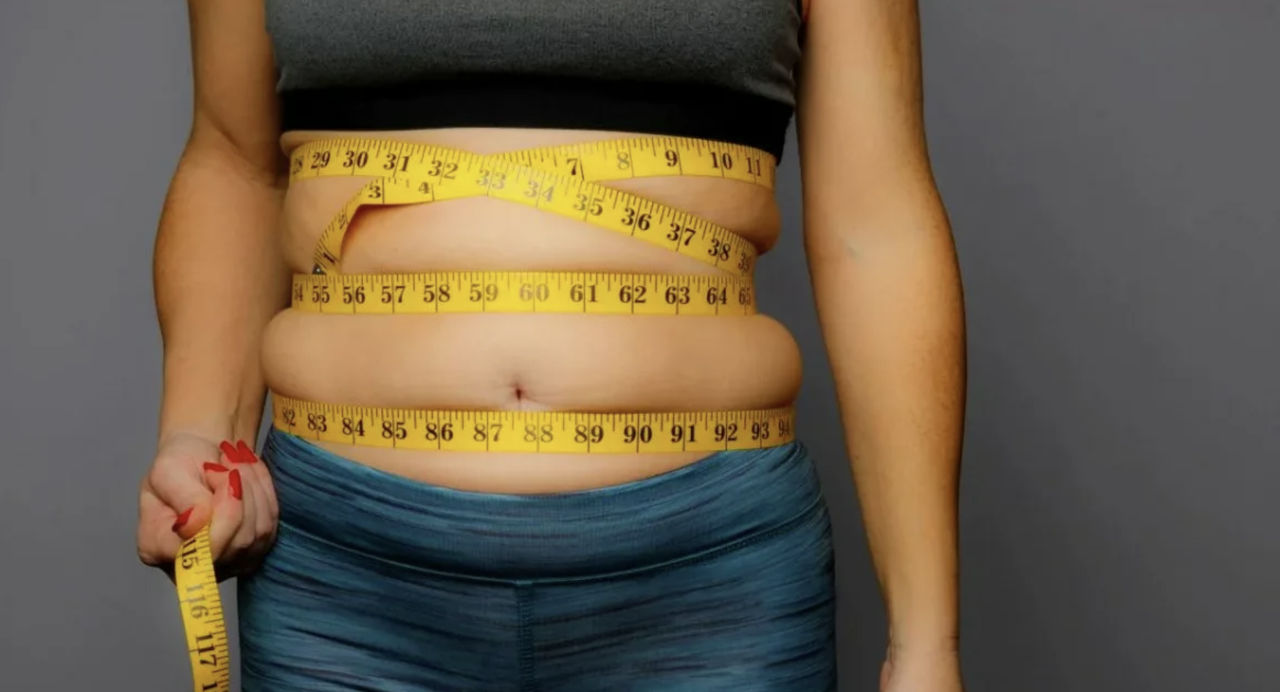 Cercetătorii au explicat ce alimente ajută la reducerea grăsimii abdominale periculoase.