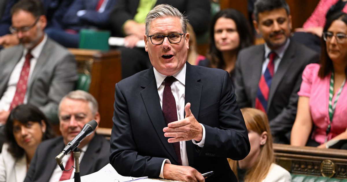O tentativă de a perturba discursul premierului cu „sunete sexuale”, prevenită în Parlamentul britanic.