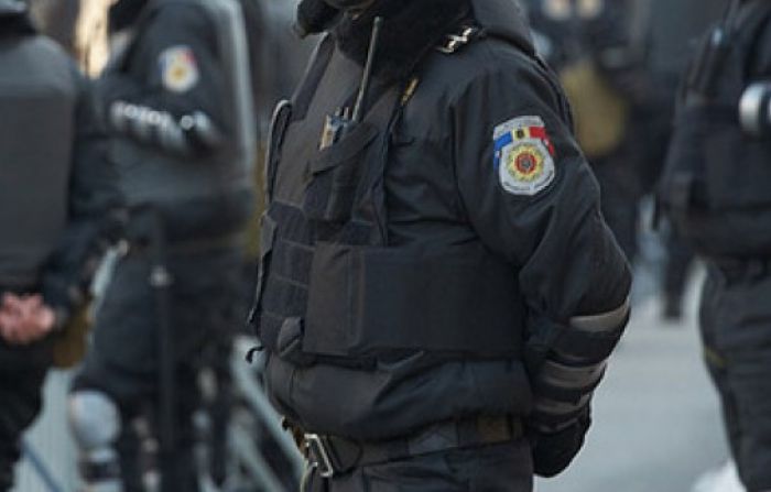 Judecătoria Buiucani a emis un mandat de arestare pe un termen de 30 de zile pe numele unei persoane, învinuită în dosarul Filat.