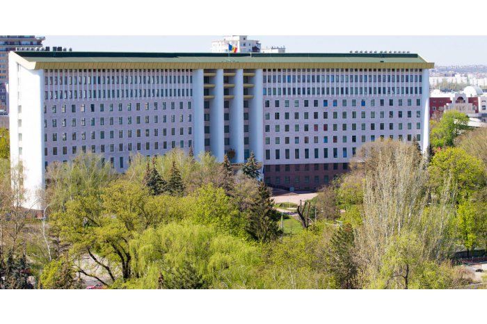 Парламент организует праздничные мероприятия в канун пасхи.