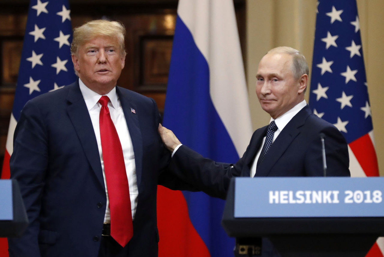 Первая полноформатная встреча президентов России и США состоялась 16 июля в Хельсинки.