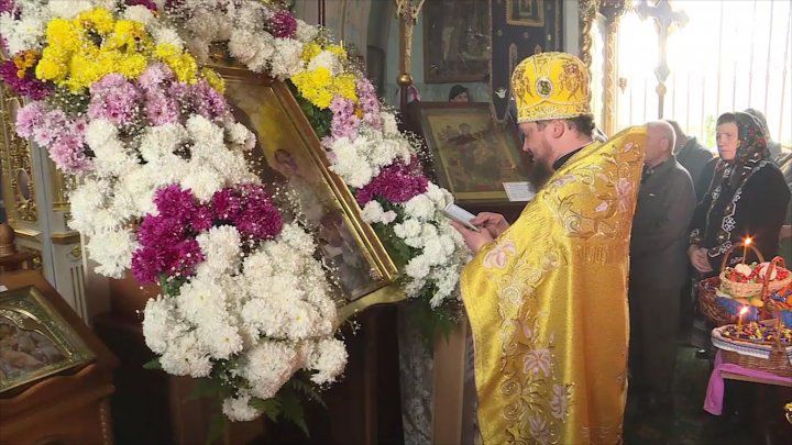 Icoana făcătoare de minuni, adusă la biserica din Grătieşti