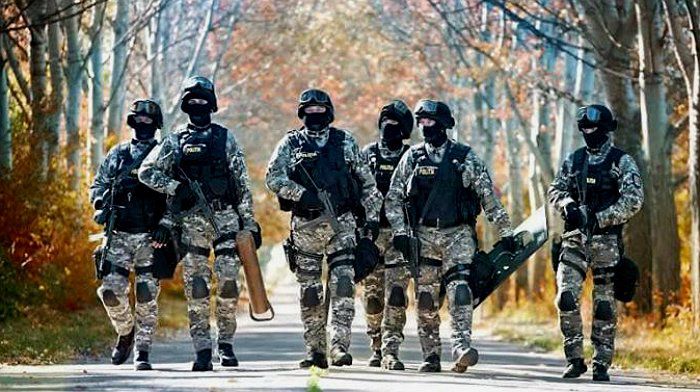 Unul dintre autorii atacului din California, soldat cu 14 morți, devenise fundamentalist islamic şi avea legături cu indivizi suspectați de terorism internațional.