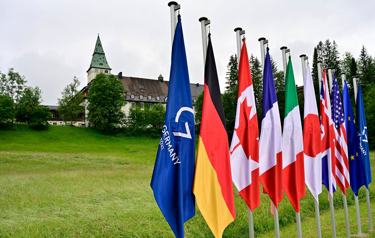 Страны G7 намерены возложить дополнительные экономические издержки на Россию.