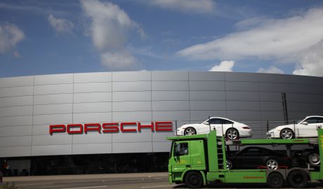 Scandalul emisiilor a dus la scăderea profitului Porsche cu 41% în primul semestru din 2016. Foto: blogs.reuters.com