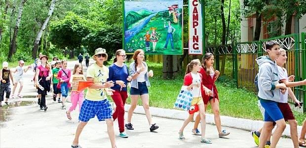 В Кишиневе начинают работу несколько десятков детских лагерей.
