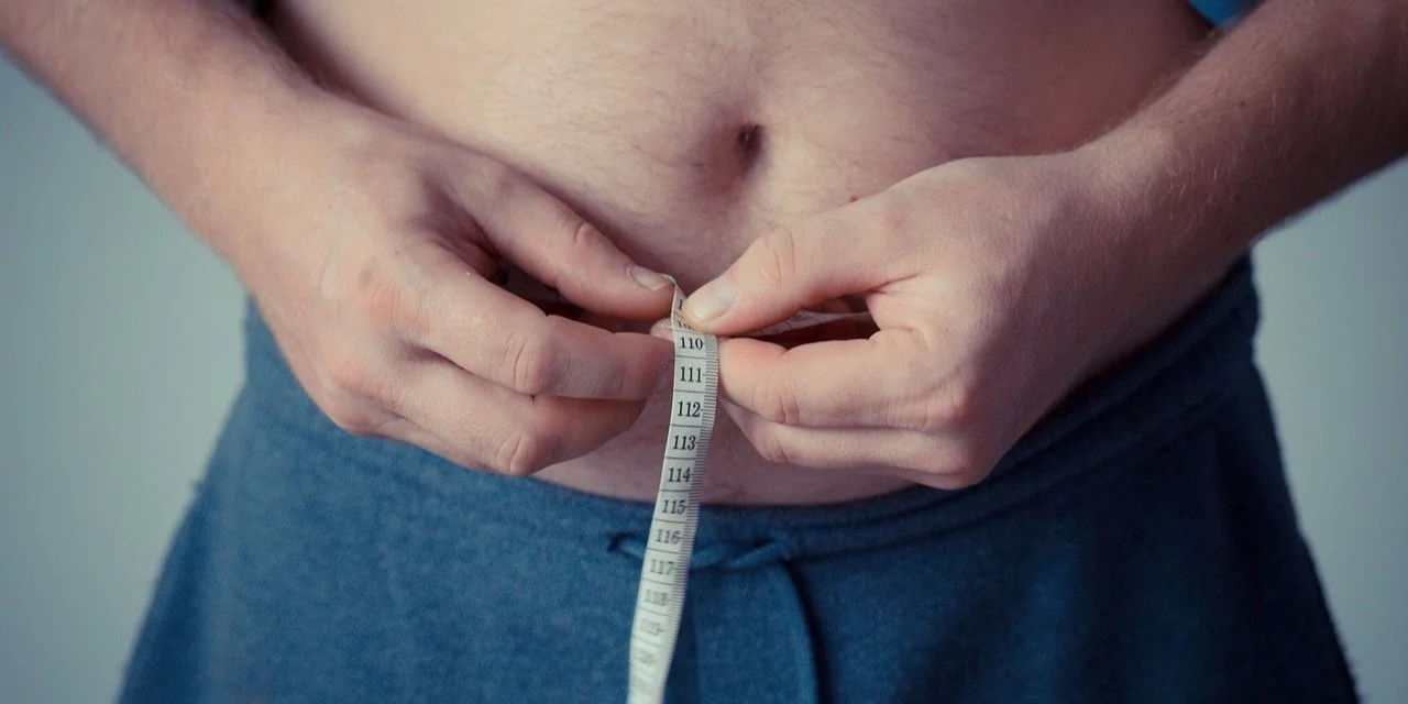 Studiu: Acumularea în greutate până la vârsta de 45 de ani crește cel mai mult riscul de cancer.