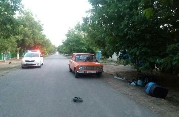 20 августа мужчина сбил коляску с младенцем в возрасте 4 месяцев, которая стояла на обочине дороги. Фото: protv.md.