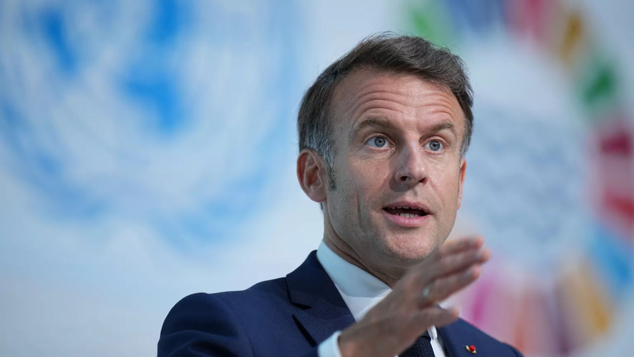Macron anunță că va interzice rețelele sociale în Franța pentru copiii sub 15 ani.