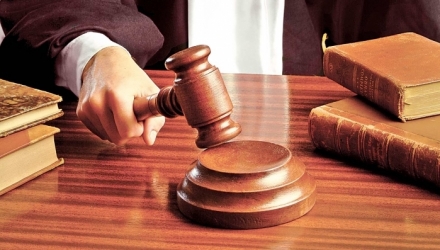 Parlamentarii urmează să examineze, astăzi, cinci proiecte de legi privind reforma în justiţie.