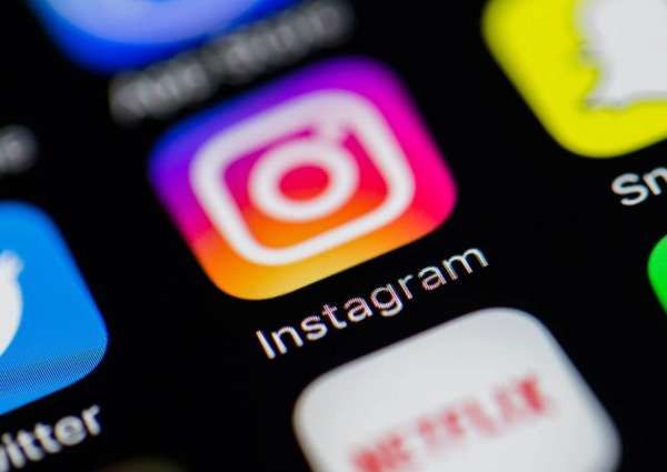 В Facebook и Instagram случился массовый сбой.