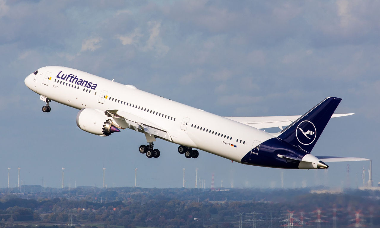 Lufthansa va majora prețurile pentru a acoperi costurile suplimentare ale combustibilului aviatic.