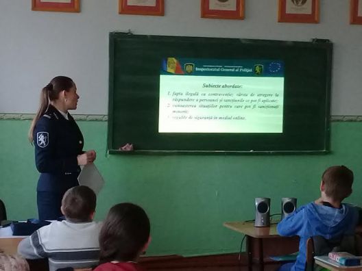 Util să cunoască și părinții. Activitatea are ca scop  promovarea cunoştinţelor juridice în rândul copiilor. Foto:politia.md