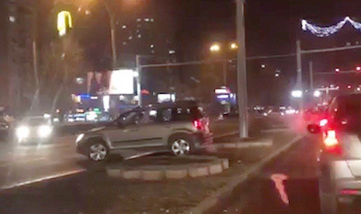 Стремясь объехать пробку на проспекте Дачия, водитель грубо нарушил ПДД.