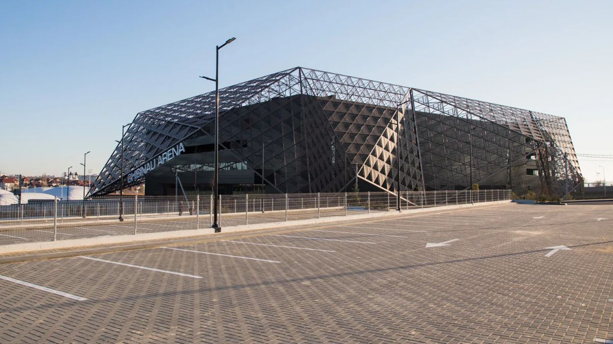 Сроки открытия спорткомплекса "Арена Кишинев" в очередной раз перенесли.