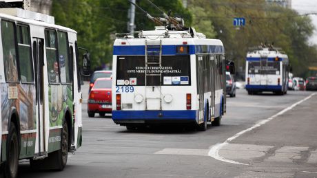 Modificări de itinerar în legătură cu blocare bulevardului Ştefan cel Mare. Foto: publika.md