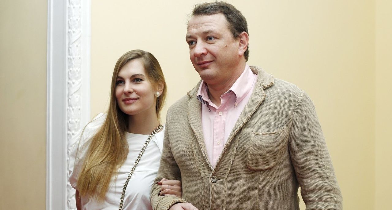 Жена Марата Башарова подала заявление в суд на развод.