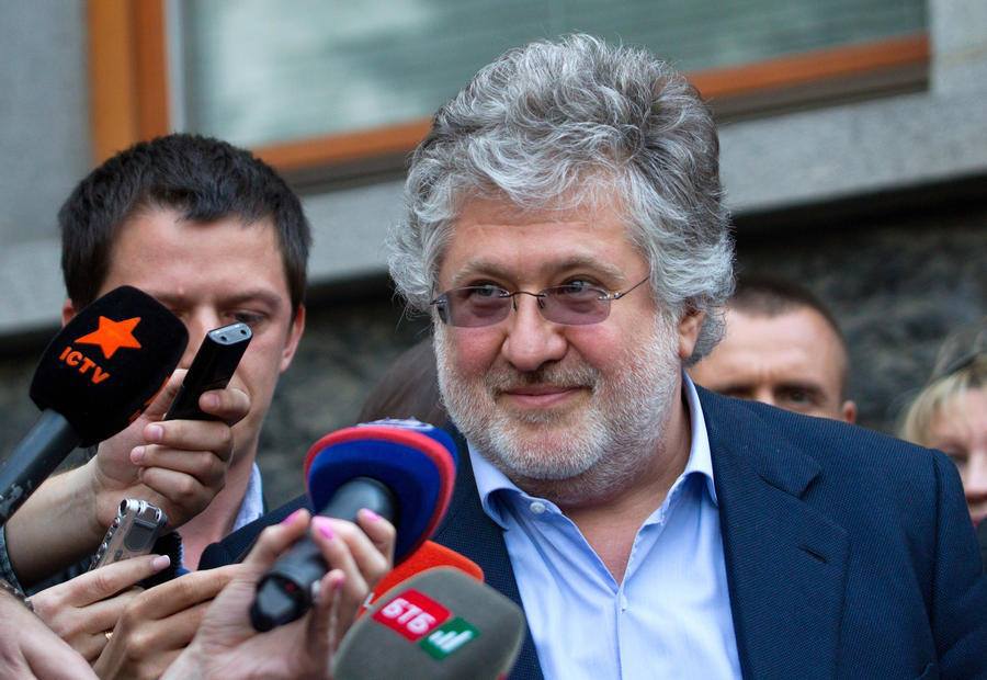 Коломойский открыто заявил, что не будет подчиняться указу президента о мирном урегулировании.