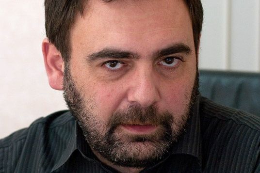 Tkaciuk a găsit o soluţie genială, el scrie pe reţelele sociale că este urmărit de serviciile secrete