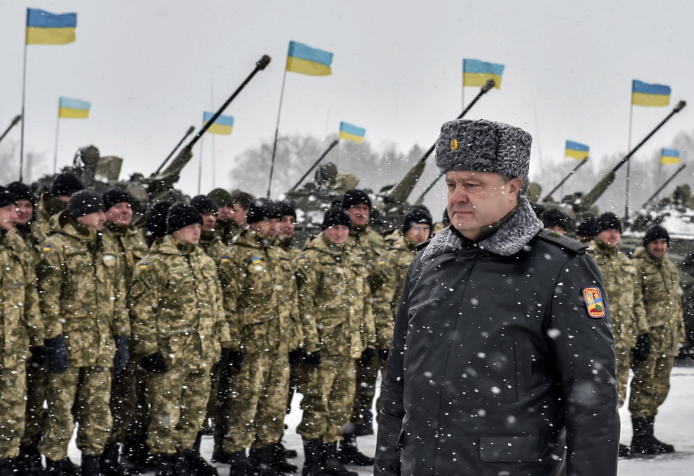 На практике это должно означать бессрочный запрет покидать страну мужчинам в возрасте от 18 до 60 лет.  Фото: ta-ty-sho.com