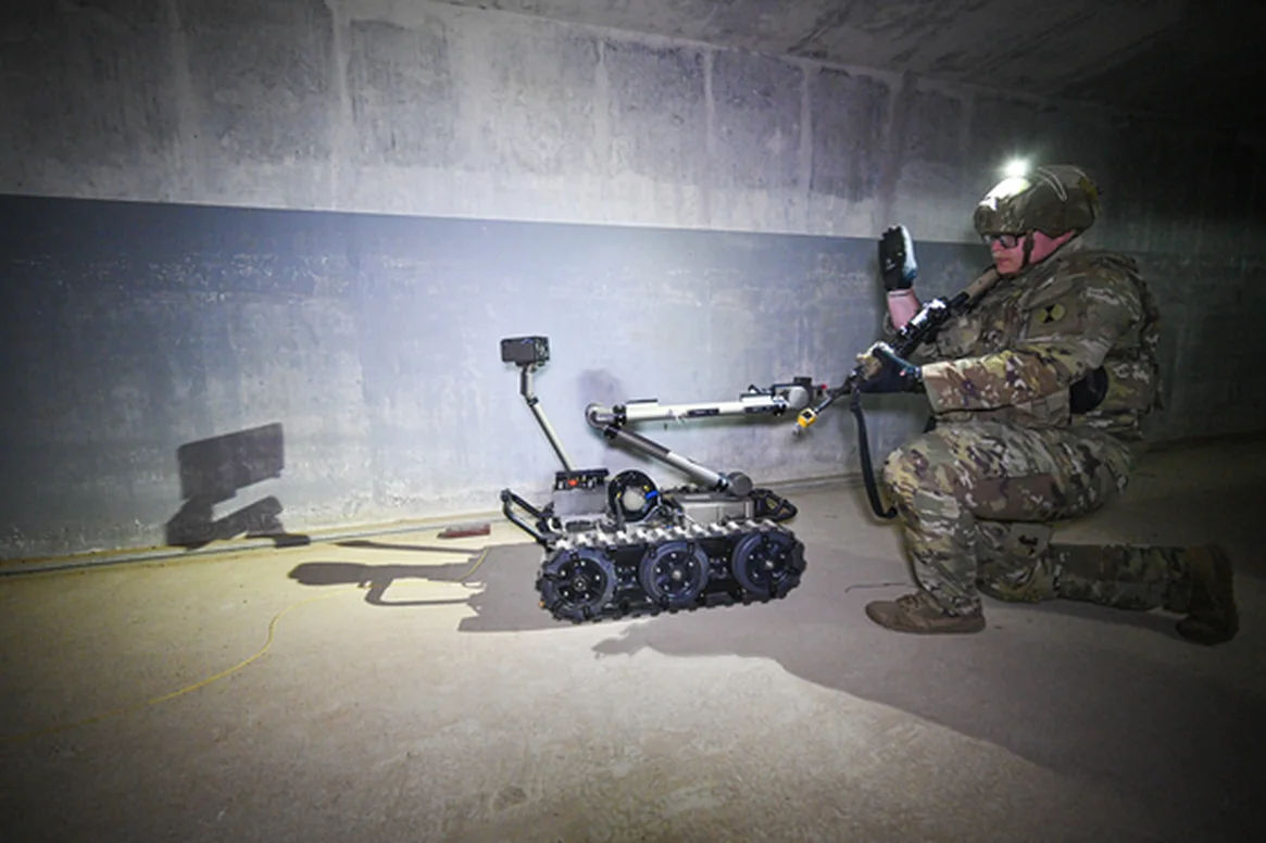 Coreea de Sud exersează asaltul buncărelor din Coreea de Nord cu ajutorul câinilor roboți.